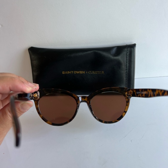 Saint Owen and Curateur Wylde
Tortoiseshell Sunglasses - Picture 3 of 6